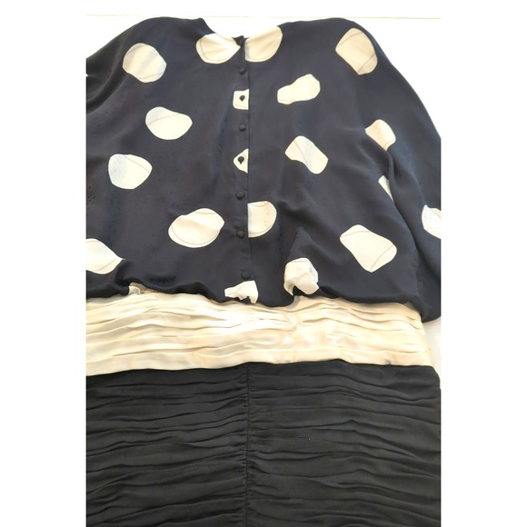 Vintage Saint ROMEI 100% Silk Dress 16 Black White Wing Sleeves Hong Kong Artsy - Picture 15 of 16